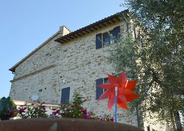 Maesta Delle Quattro Chiavi Фермерский дом Беванья